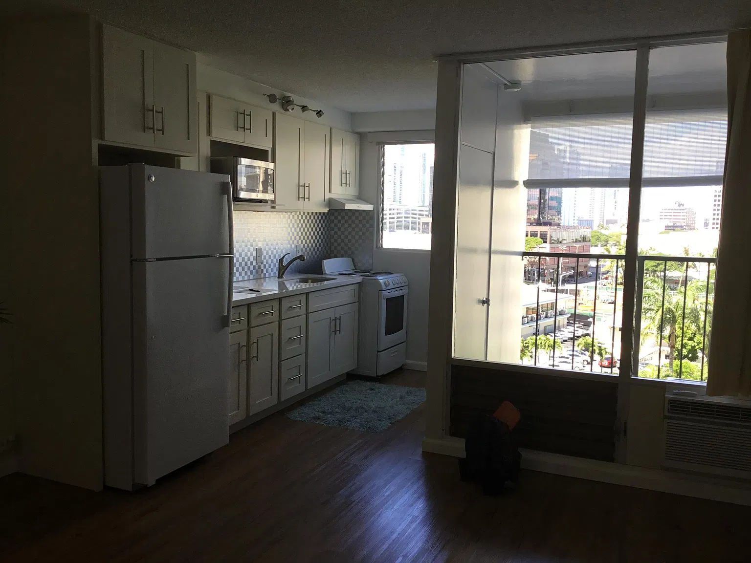 747 Amana St — Photo 2