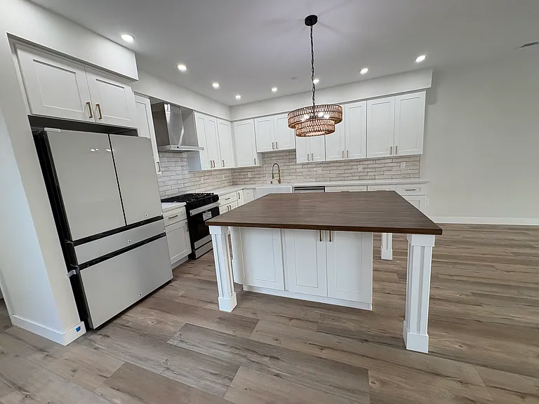 260 Donax Ave — Photo 23