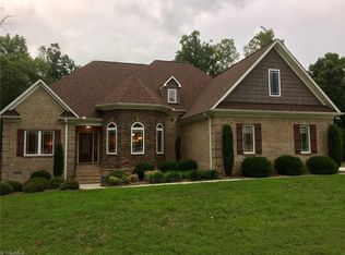 8204 Kandi Dr, Stokesdale, NC 27357