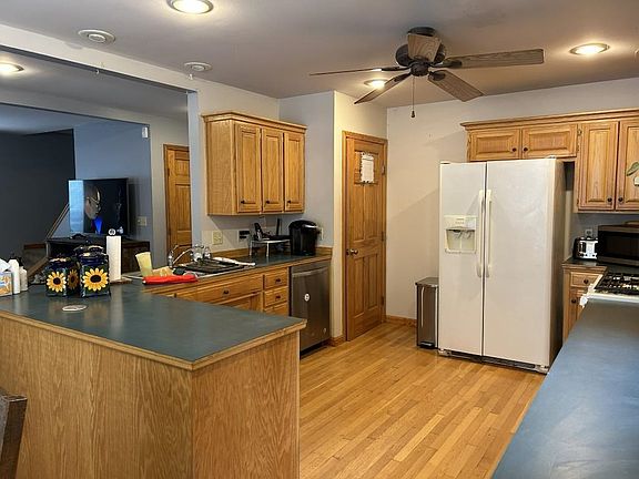 5th image of 1795 Hillcrest Dr