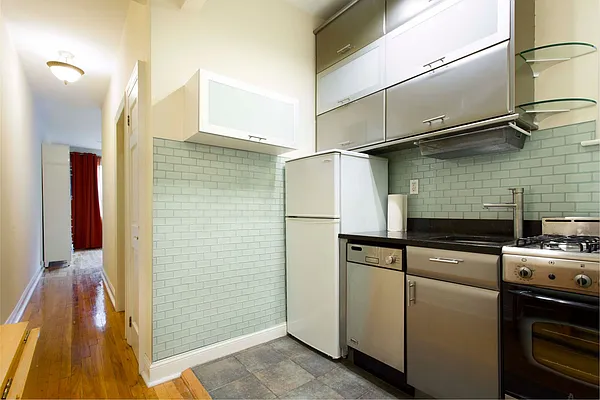 Rented by Nest Seekers International | media 14