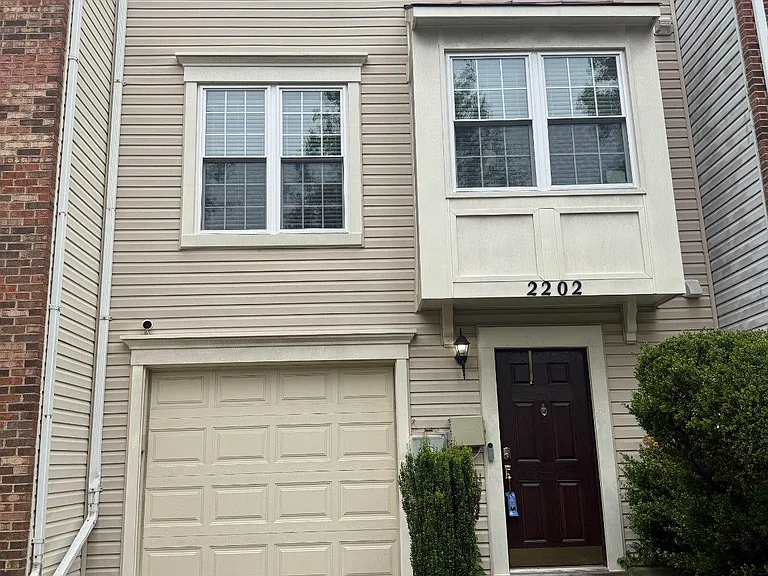 2202 Commissary Cir #208 — Photo 2