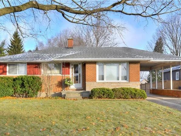 74 1st St W, Woolwich, ON N3B 1G6