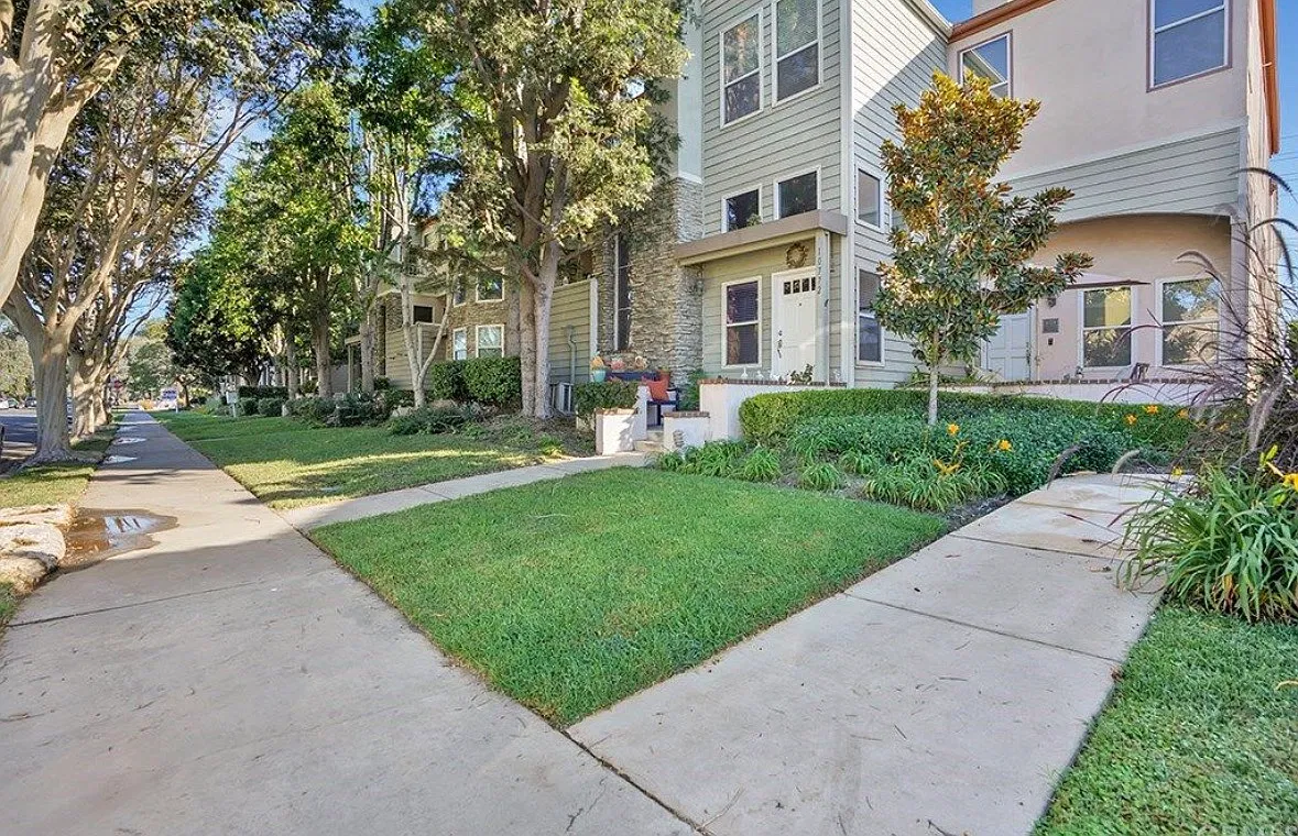 Chestnut St, Los Alamitos — Photo 1
