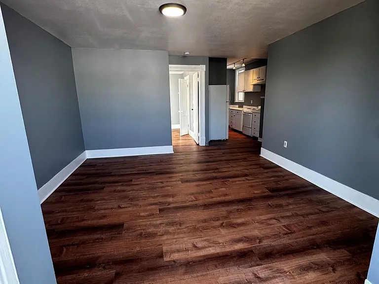 591 Commercial St — Photo 6