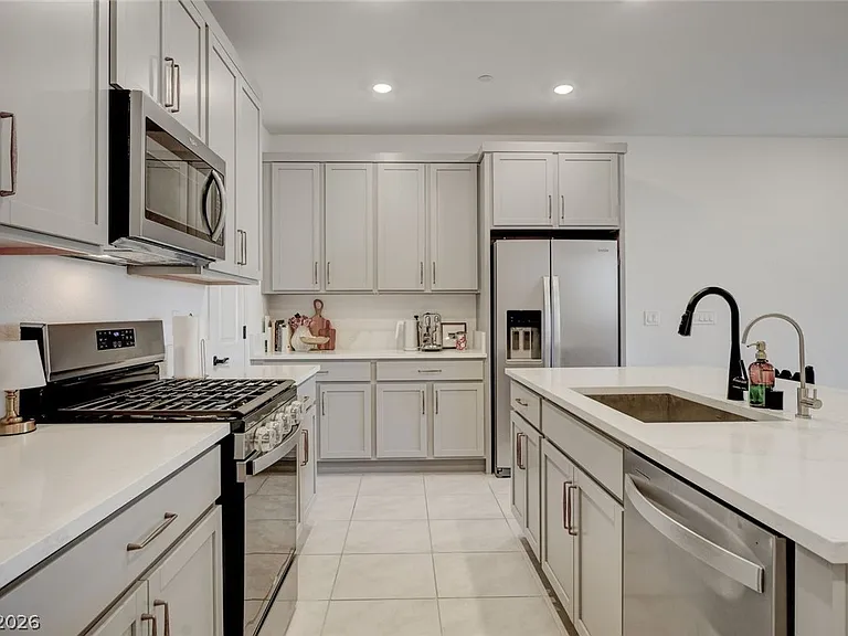 11458 Contour Ave — Photo 5