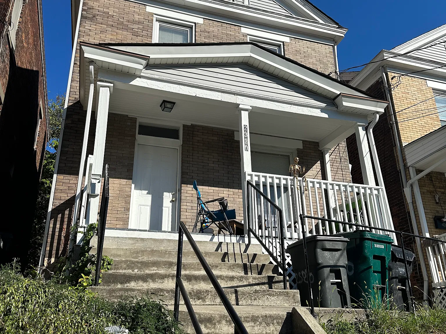 4 bed, 1.5 bath, 1587 sqft, $2,595 — Photo 2