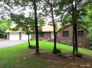 1150 Foothills Dr, Vinton, VA 24179