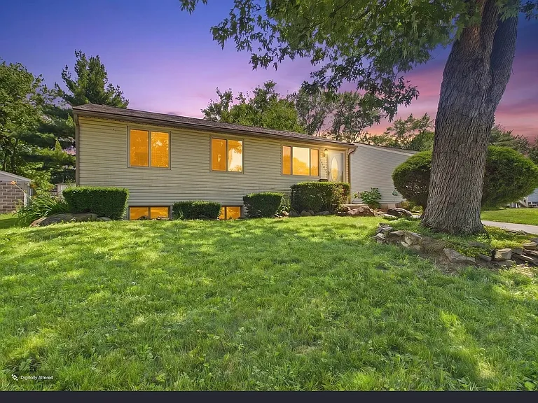 2191 Sprucefield Dr — Photo 2