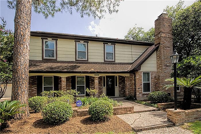 Beautiful home in great neighborhood. Move in ready. Cul-de-sac! Updates Galore!