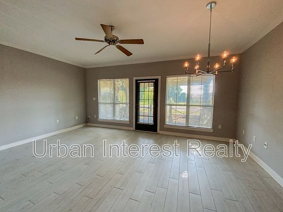 5th image of 421 Twin Lakes Ln