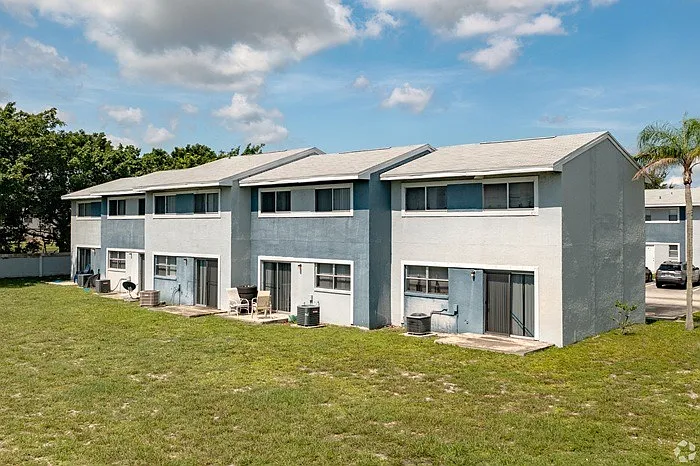 Spinnaker Landing Apartments — Photo 8