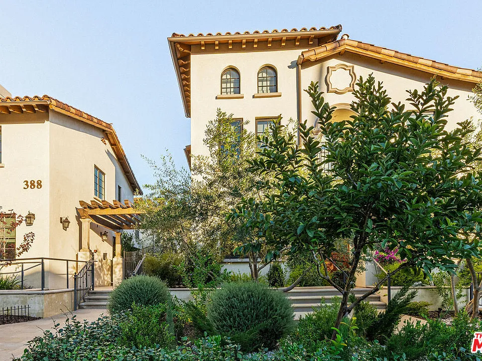 388 S Los Robles Ave #206