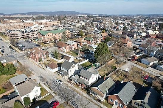 4th image of 12 Charles St