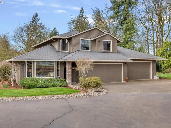 17525 S Holly Ln, Oregon City, OR 97045