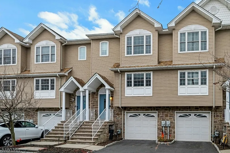 2 bed, 2.5 bath, $3,800 — Photo 2