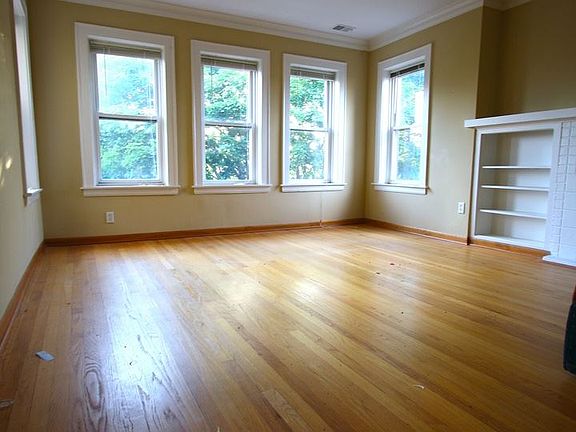 3rd image of 5621 N Christiana Ave APT 3