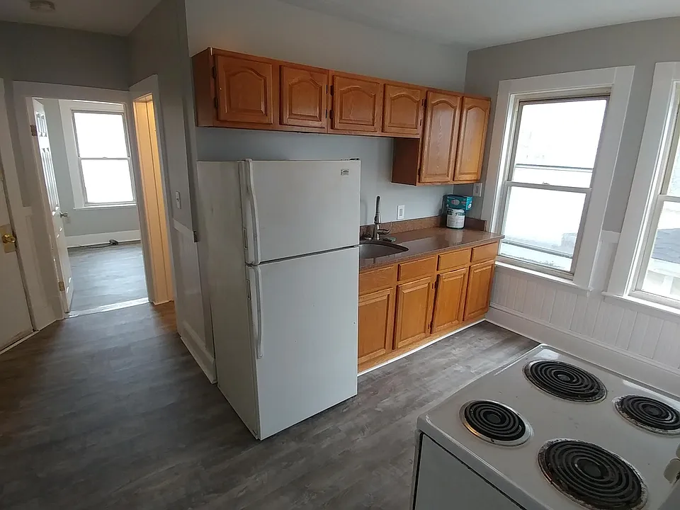 420 Maple St #4