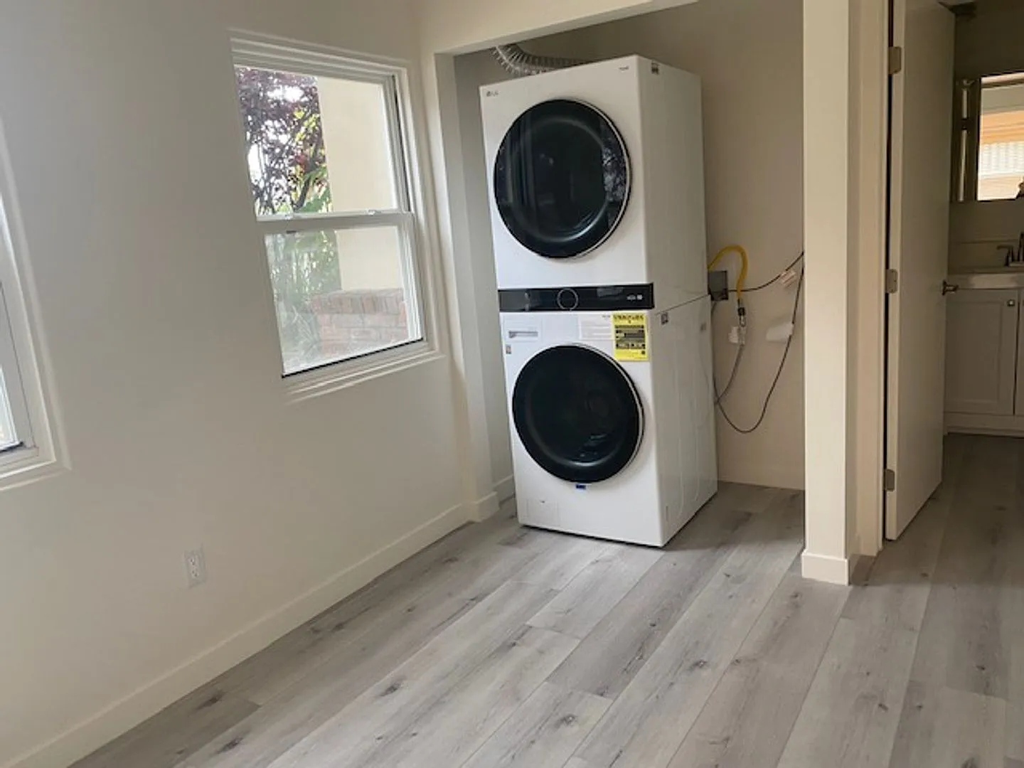 Beautiful 1 Bed/1 Bath in Eagle Rock! — Photo 4