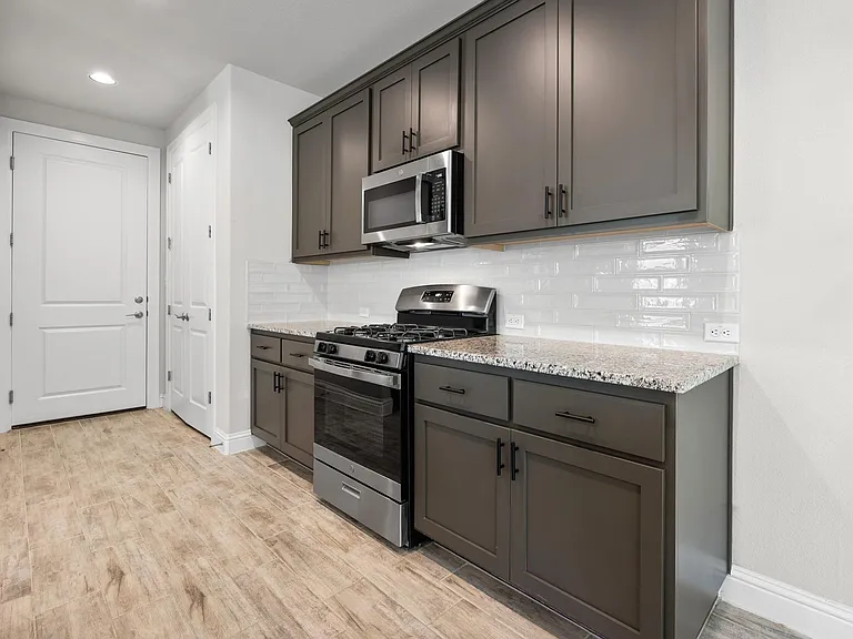173 Riverhill Dr — Photo 9