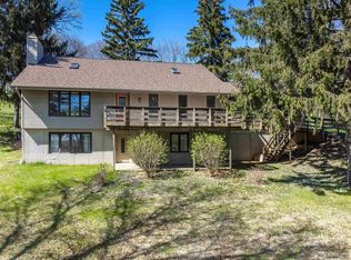 6735 Primrose Ct, Bettendorf, IA 52722
