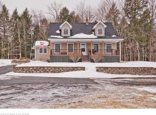 35 Meadow Ln, North Monmouth, ME 04265