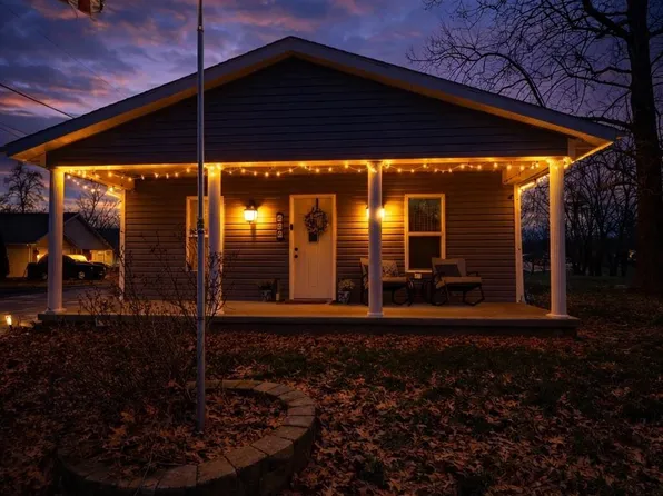 606 W Lincoln St, De Soto, IL 62924