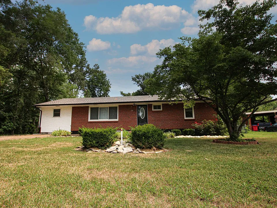 219 Hallbrook Dr