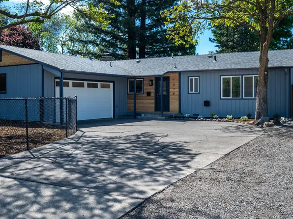 1836 Roberts Rd, Medford, OR 97504