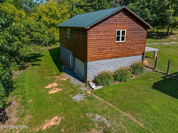 30th image of 1730 Silver City Rd