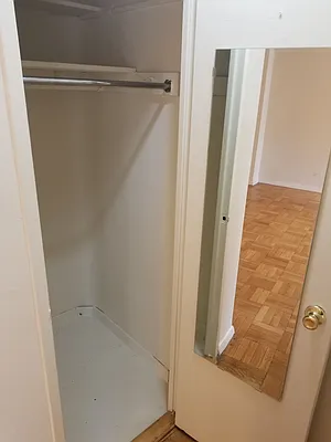 Rented by Manhattan Apartment Organization | media 7