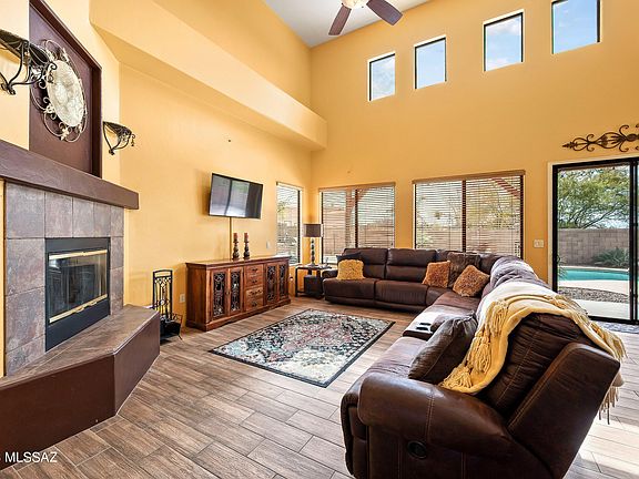 4th image of 9484 S San Esteban Dr