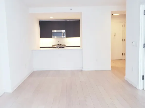 535 West 43rd Street image 6 of 24