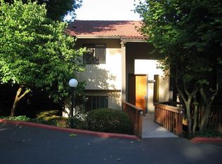 2808 Tree Top Ln, West Linn, OR 97068