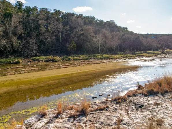 196 C Rock Bottom Rd, Hunt, TX 78024