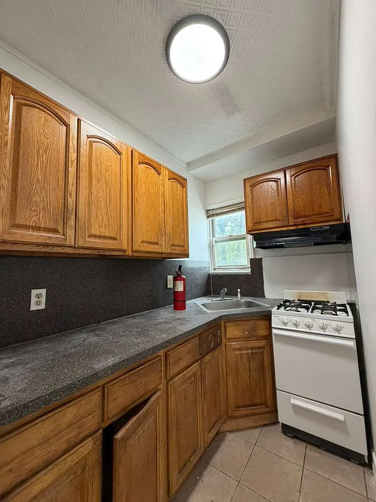 1 bed, $1,400 — Photo 2