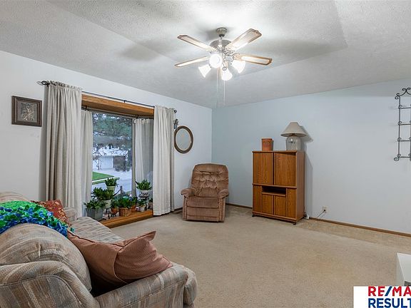 5th image of 400 Corral St