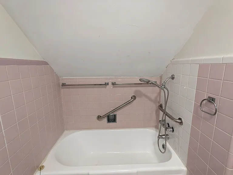 1206 Clark Ave #3 — Photo 9