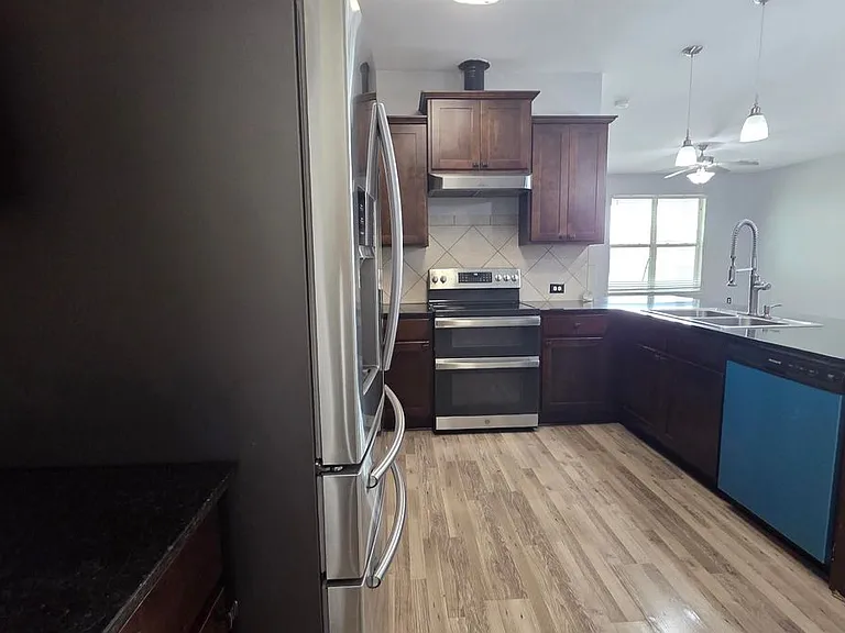 583 Fall River Dr — Photo 6