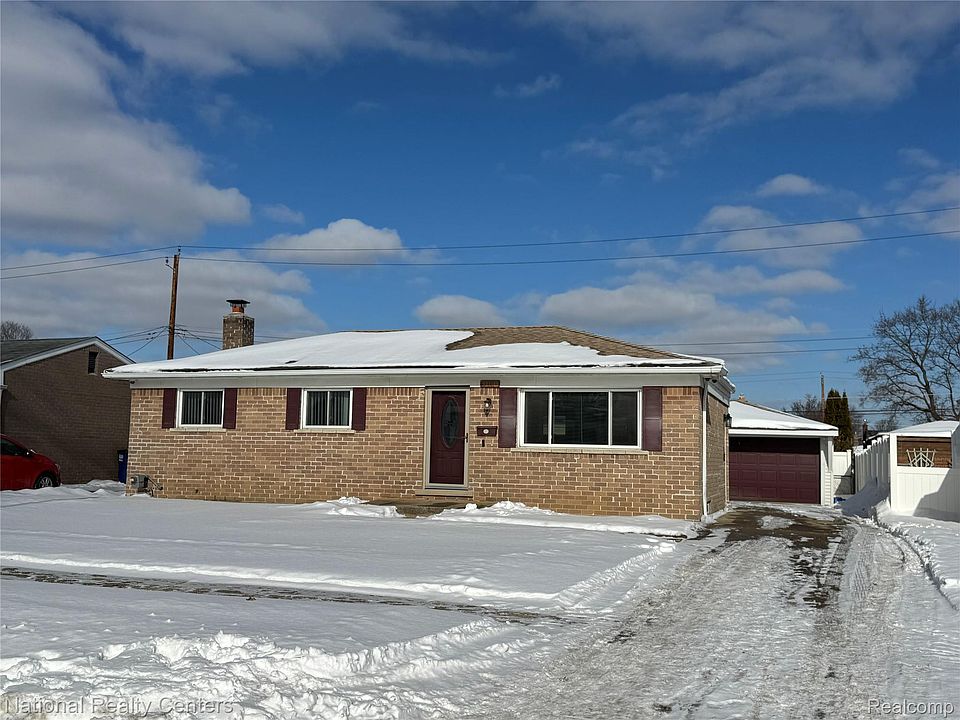 1st image of 34160 Frances St