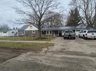 1021 Pleasant St, Belding, MI 48809