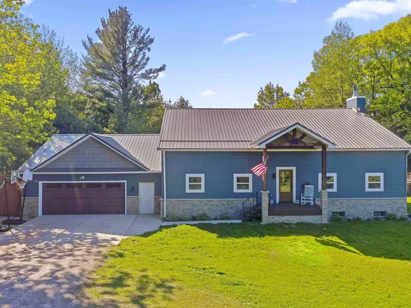 W3390 Robert Ridge Rd, Peshtigo, WI 54157