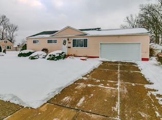 30812 Ronald Dr, Willowick, OH 44095