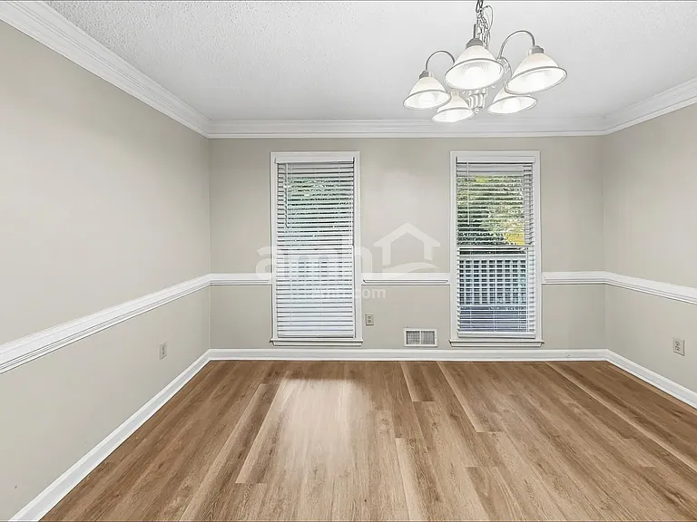 48 Cambridge Ct — Photo 6
