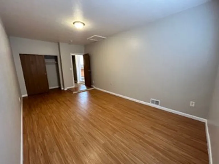 ** Move in Special** Spacious 3 bedroom, 1 bath Lakewood duplex with fenced in backyard available! — Photo 10