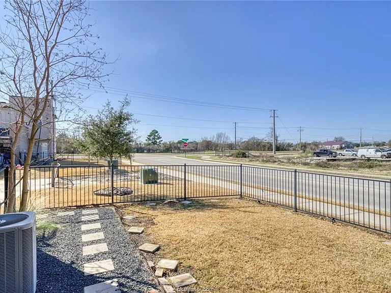 3900 Yukon Ln — Photo 19