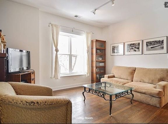 3rd image of 4435 N Leavitt St #2S