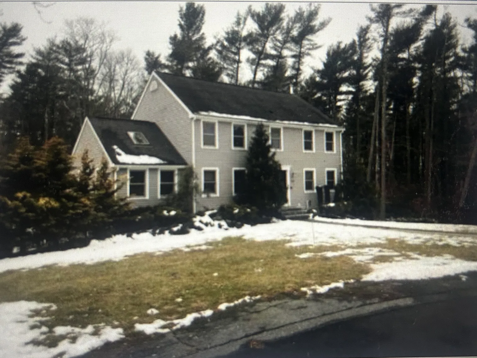 3 bed, 2.5 bath, 2016 sqft, $4,000 — Photo 2