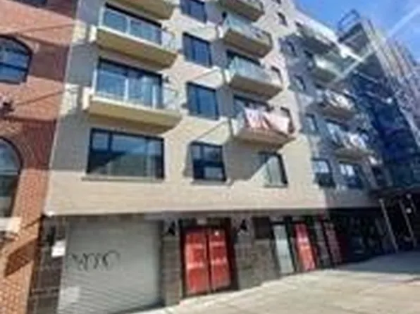30-63 31 Street #401, Astoria, NY 11102