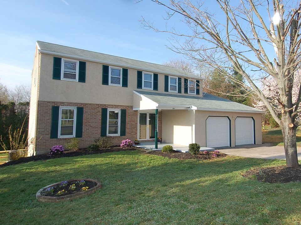 Welcome to 1 Buckthorn Ln, Collegeville 19426!